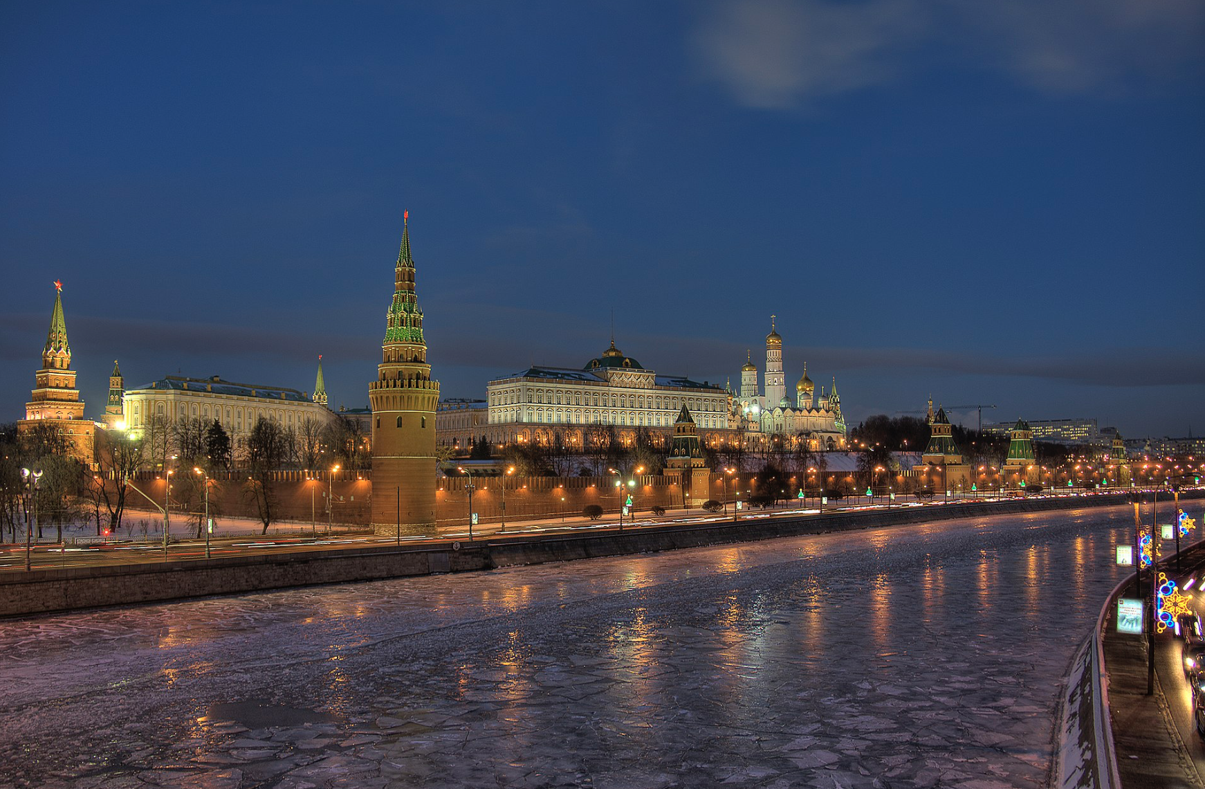 A wintry view of the Kremlin and Moskva River in Moscow