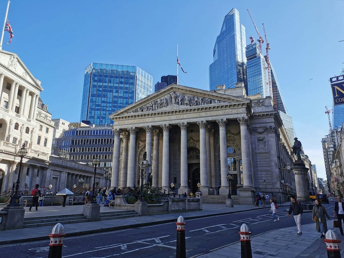 A view of the Bank of England in the heart of London's financial district (Photo by Francais a Londres on Unsplash)