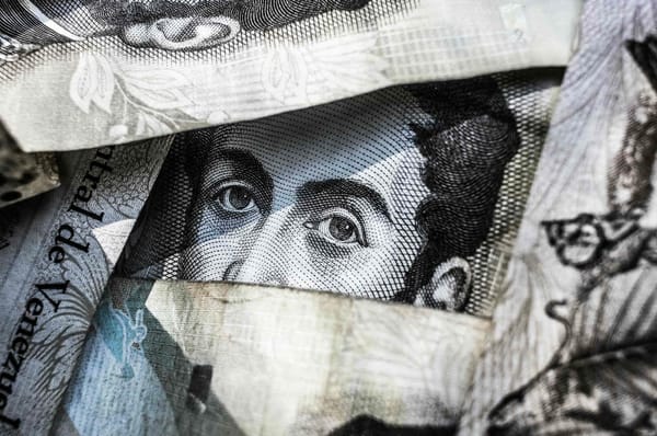 Unmasking money-laundering gangs with AI and graph databases